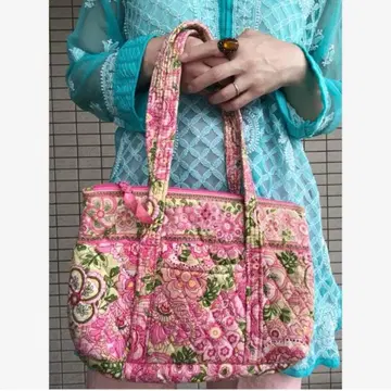 USA pink quilting bag