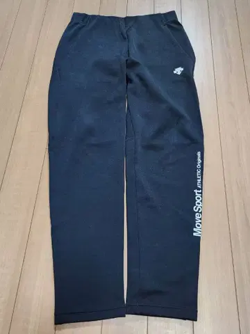 데상트 맨투맨 팬츠 O 사이즈 블랙 컬러