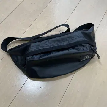 GREGORY 블랙 바디백
