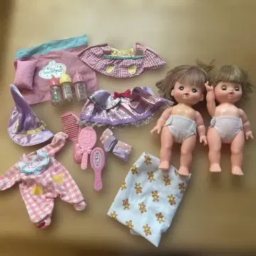 인형과 의상 세트 2체