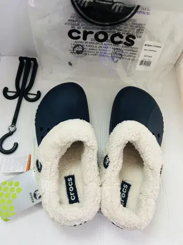 택 포함 새상품 crocs 네이비 플리스 25cm