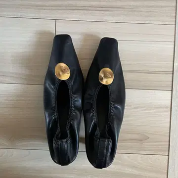 블랙 가죽 슬립온 펌프스 중간 힐 미라 오웬
