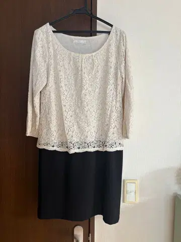 아이보리 블랙 레이스 드레스