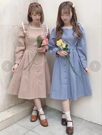 Fi.n.t 코튼 레이스 사용 프릴 원피스 ( BEIGE )