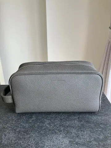 새상품 BONAVENTURA 그레이 가죽 클러치백 트래블 파우치