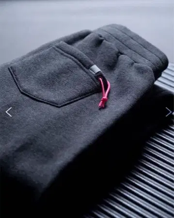 KUCHI DESIGN 차콜 그레이 맨투맨
