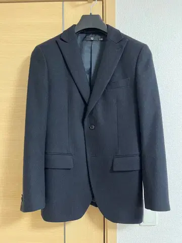 유니클로 +J 피크드 라펠 테일러드 자켓
