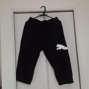 PUMA 블랙 하프 팬츠 화이트 로고