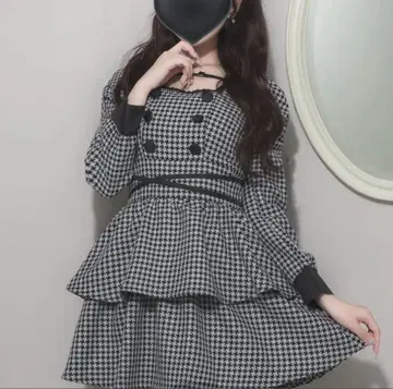 pium 피움 크로스 벨트 티어드 원피스 블랙 믹스