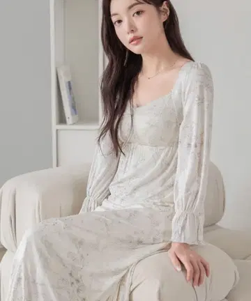 럭셔스 슬립 65M 긴팔 맥시 길이 꽃무늬 아이보리 나이트 브라 원피스