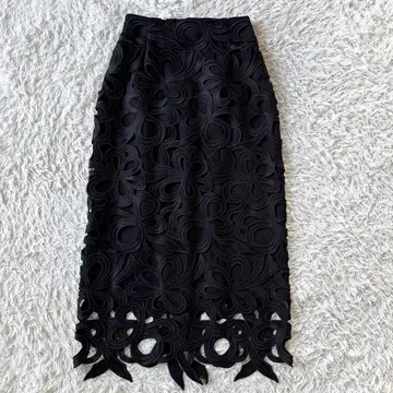 컨디션 최상 셀포드 리본 레이스 타이트 스커트 34 블랙