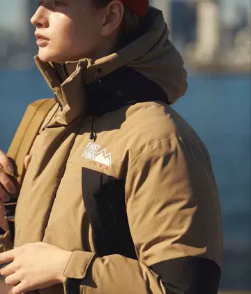 새상품급 퍼스트 다운 x 프릭스 스토어 다운 자켓 M