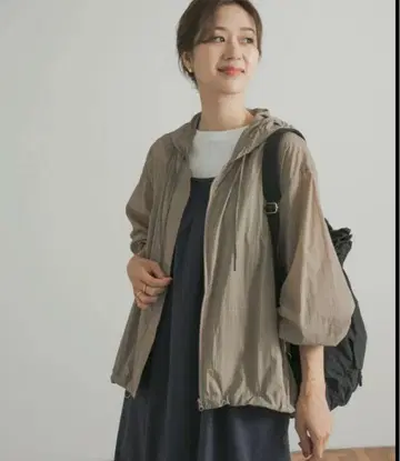 어반 리서치 도어스 UR TECH 포켓 발수 플레어 후드티