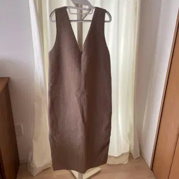 자라 브라운 플리스 V넥 원피스 M