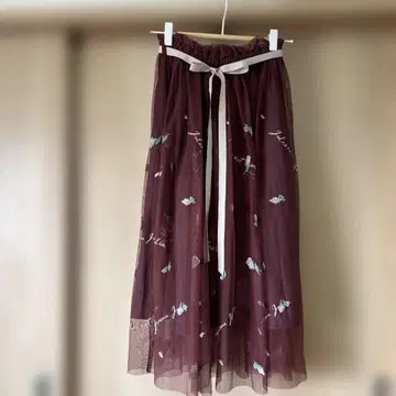 [ 새상품급 ] 안나더 안젤라 플라워 로고 자수 샤샤 스커트