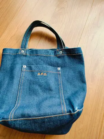 A.P.C. 데님 토트백