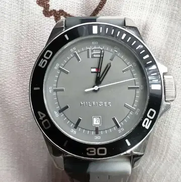 Tommy Hilfiger 손목시계 그레이&화이트 카모 패턴