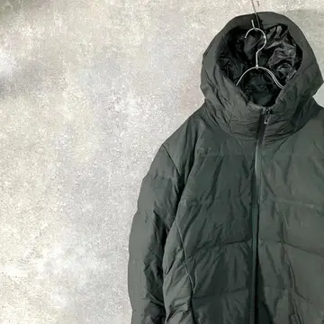 UNIQLO 다운 자켓 긴팔 블랙 무지 집업 페더