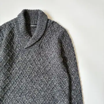 three dots / 다이아몬드 짜임 숄카라 아란 니트