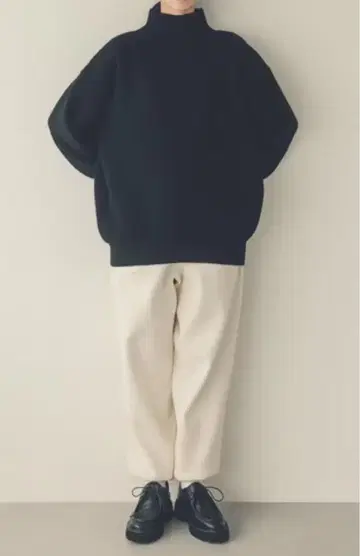 [ 겨울 코디에 망설임 없이 ] 따뜻한 울 미들 기장 니트 블랙