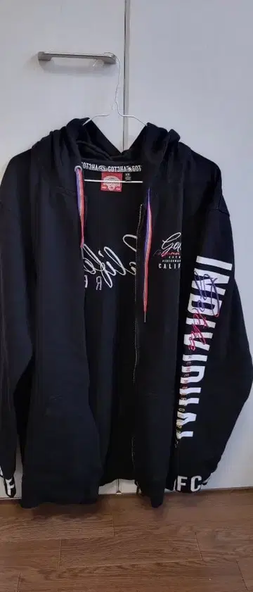 GOTCHA 블랙 후드티 XXL 레인보우 끈