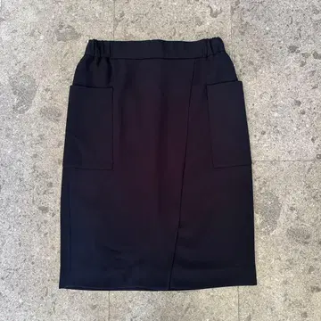 [ 새상품급 ] TIARA 티아라 네이비 스커트