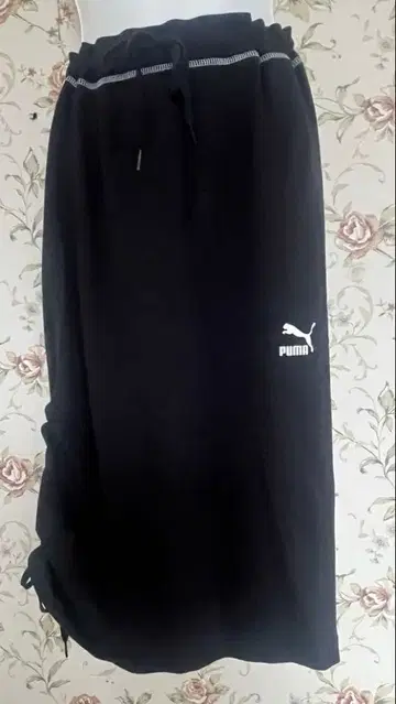 PUMA 블랙 타이트 스커트