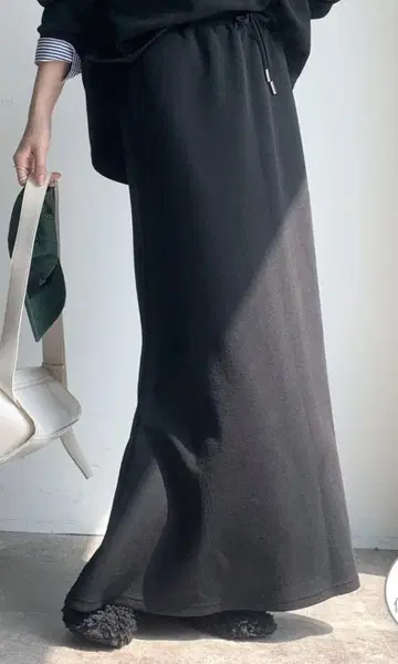 DOUDOU 플레어 스커트 블랙
