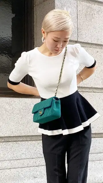 [ JENNE 제엔느 ] 페플럼 반팔 상의