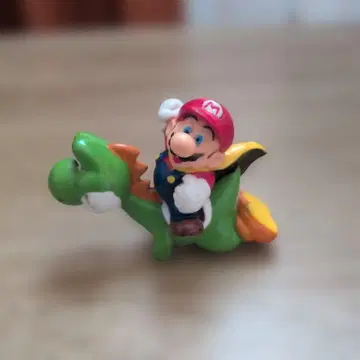 마리오 욧시 피규어 닌텐도 Nintendo