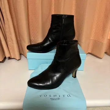 YOSHITO 블랙 가죽 부티