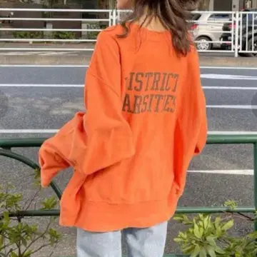 빅 실루엣 로고 맨투맨