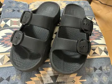 새상품급 TELIC 블랙 샌들