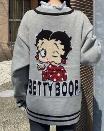 베티 붑 V넥 스웨터