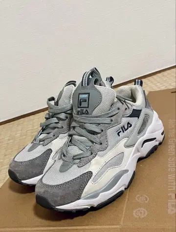 [ 새상품급 ] FILA RAY TRACER 그레이 22cm 박스 포함