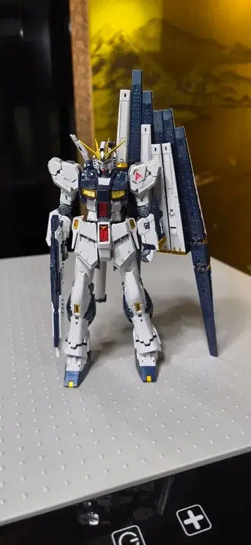 RG 뉴 건담 티타늄 피니쉬 조립 완료