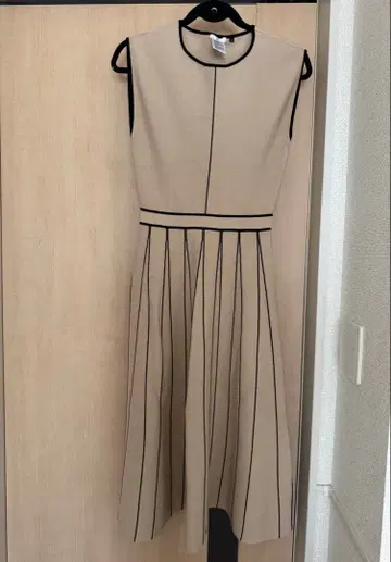 [ 미사용 ] SOV. 소브 SNOWY 플레어 원피스