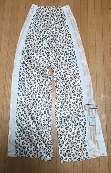 (중고) adidas 레오파드 무늬 스트릿 팬츠