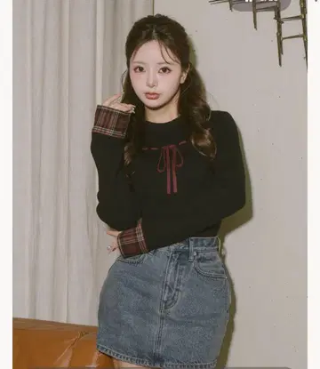 다리치 리본 포함 블랙 니트 스웨터