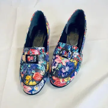 새상품급 레어 페이 FEILER x OTTO 펌프스 콜라보