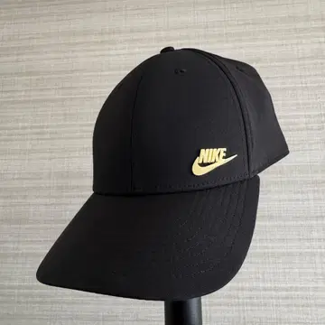 나이키 블랙 캡 골드 로고
