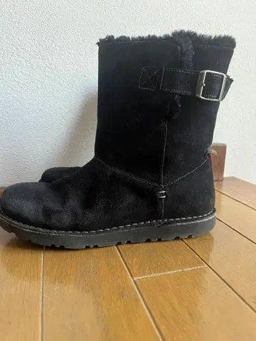Birkenstock 블랙 스웨이드 어그 부츠 38