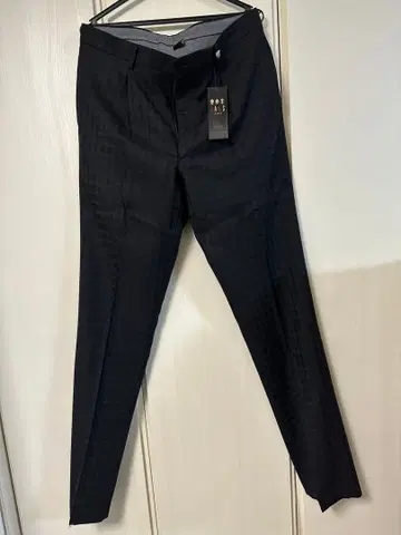 DAKS 블랙 체크 무늬 슬랙스 허리 88cm