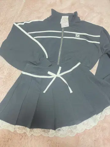로제 뮤즈 line jersey 셋업 네이비