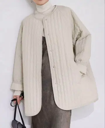 ADAM ET ROPE' 세로 퀼팅 코트 베이지