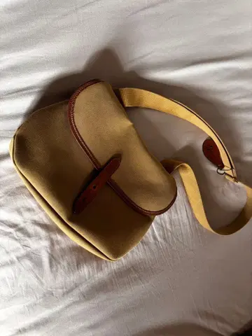 브래디 숄더백