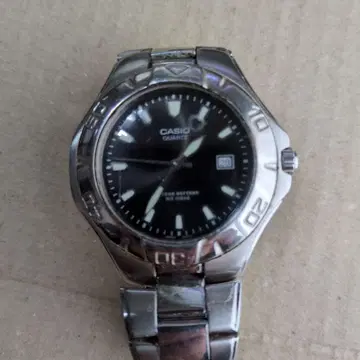 가동품. CASIO 쿼츠 손목시계 블랙