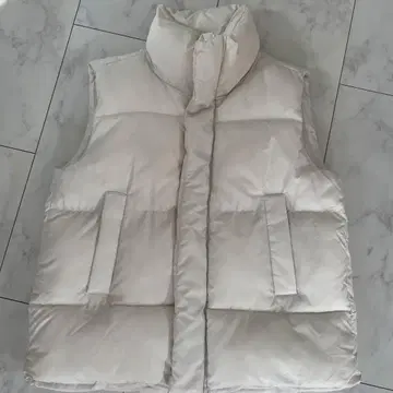 INGNI 화이트 다운 베스트