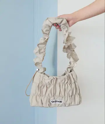 프릭스스토어 아웃도어 프로덕츠 핸드 개더 쿠슈쿠슈 백