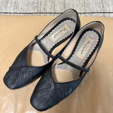 Marie Plie 스트랩 발레 슈즈 블랙
